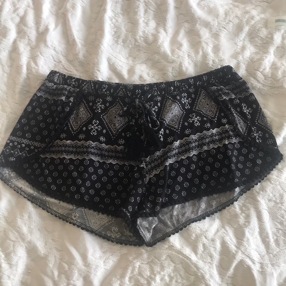 Hot Kiss cloth booty shorts